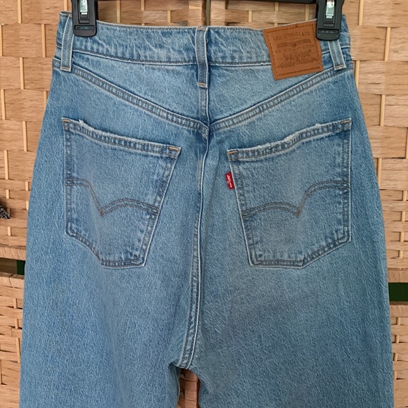 Levi’s Premium 70’s High Flare Jeans 👖 - Picture 13 of 17